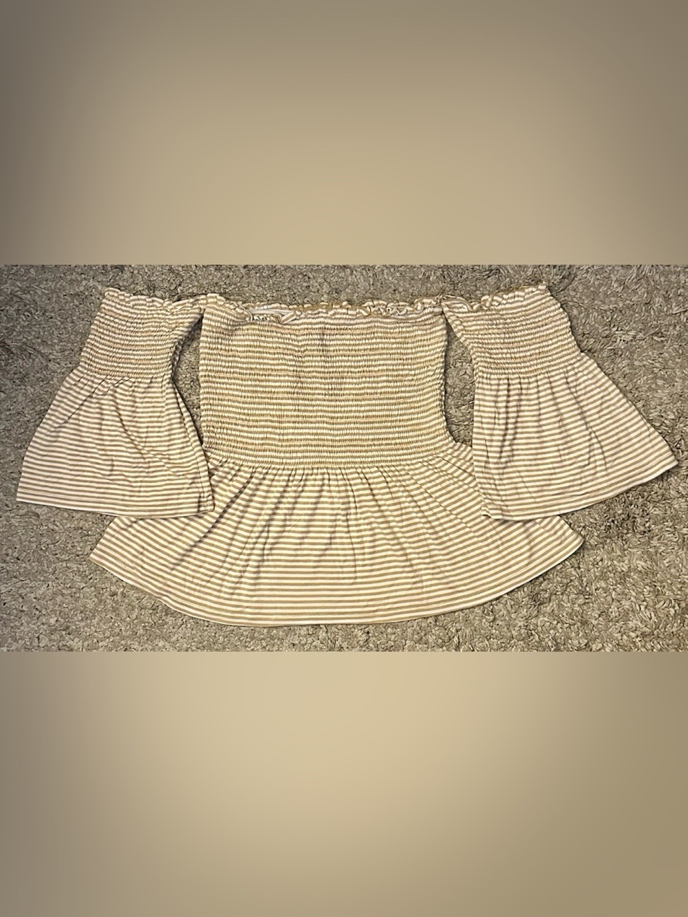 Newbury Kustom Women’s XS Gold/White Ruffle/Flared 3/4 Detached Sleeve Crop Top
